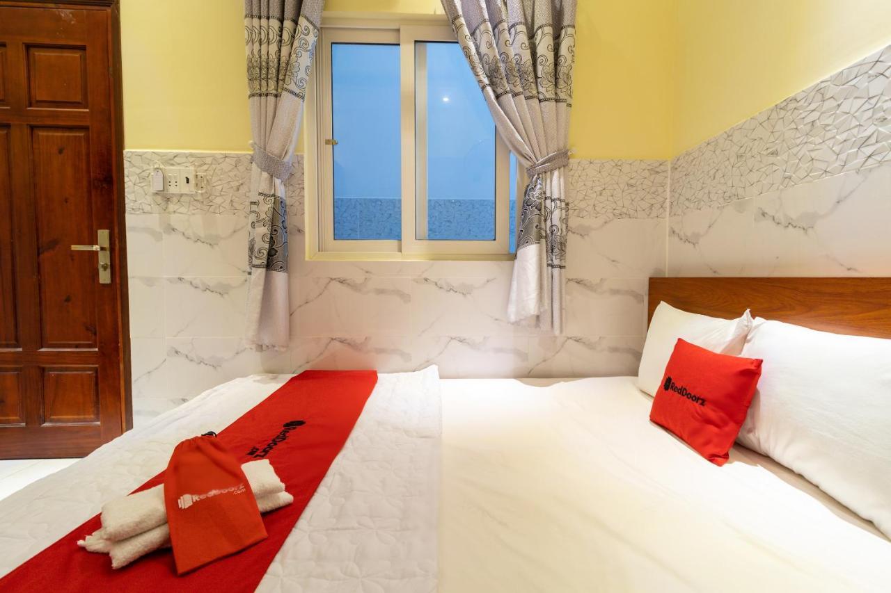 Hotel Reddoorz Near Etown 4